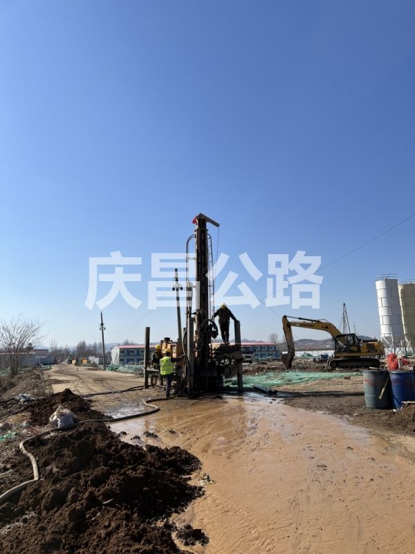 路面壓漿施工：提升道路質(zhì)量，改善交通環(huán)境！